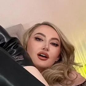 Avatar OnlyFans de Kendra James - KJ cosplay femdom fetish