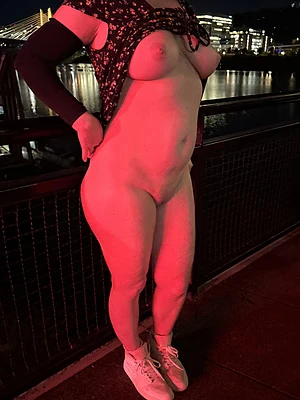 Momma 49 enjoying milfhood💋