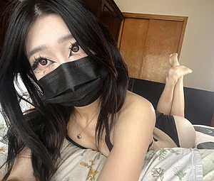 my booty and feet need love to