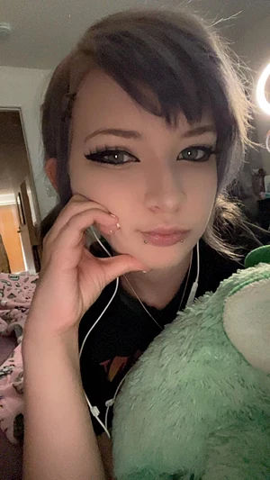 Am I cute enough to get you to click my link?
