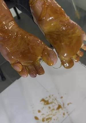 New honey slather video out now!!! Come see these petite feet get messy 😬😬😬😘😘