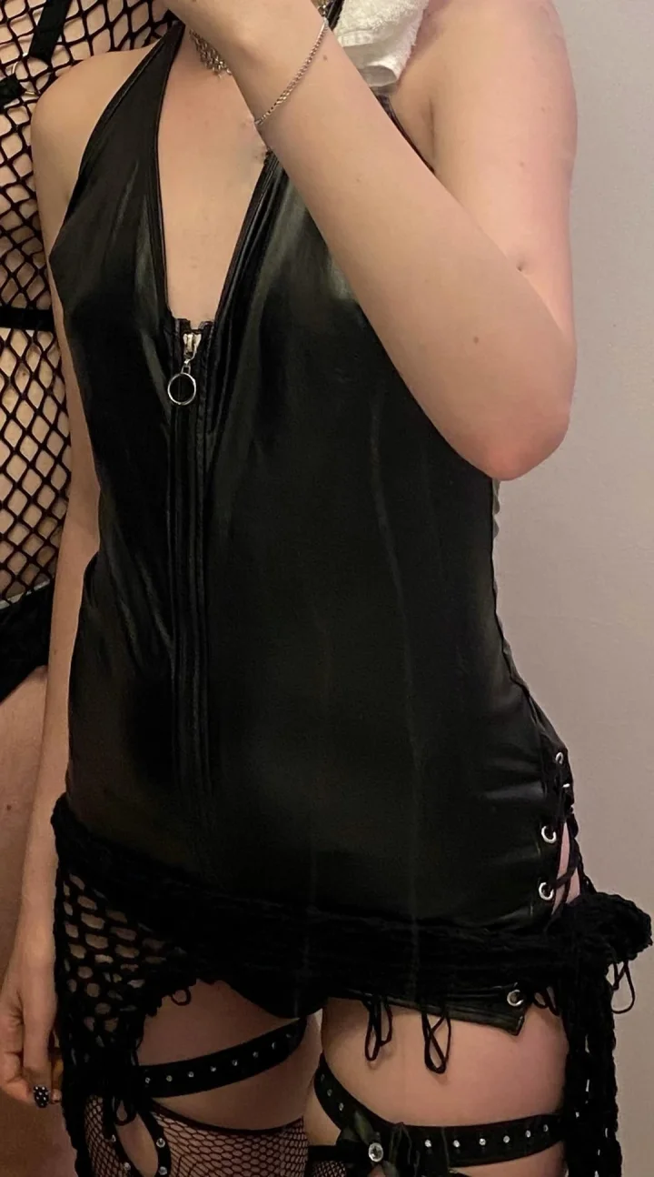 Hand up picture of AprilandAdamAfterDark