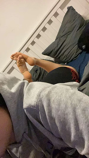 Come over and lick my toes x