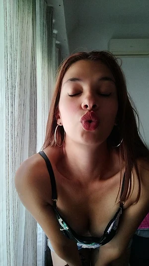 Can you cum on my pretty face