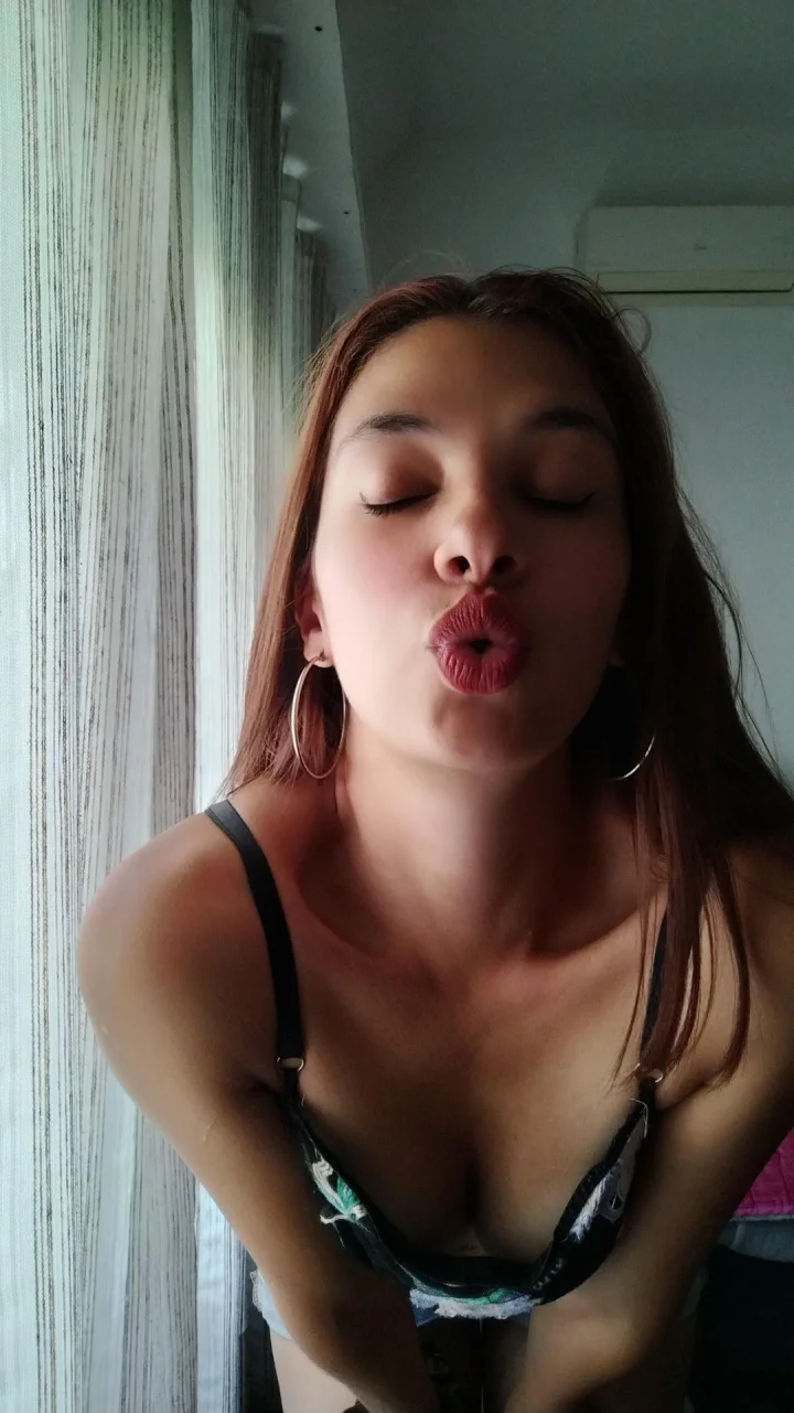 Can you cum on my pretty face