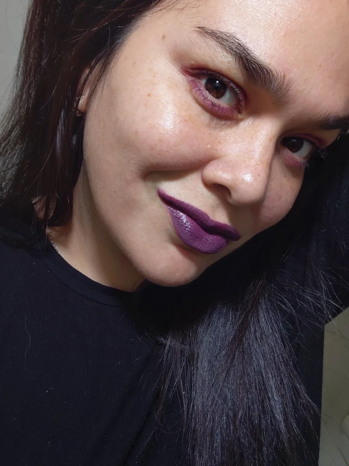 Thick eyebrows picture of Ele