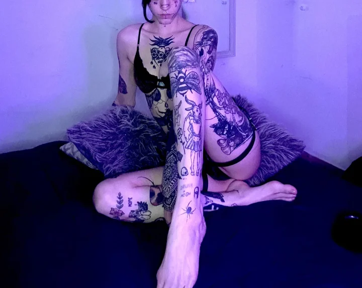 Lingerie picture of YOUR HOMEWRECKER