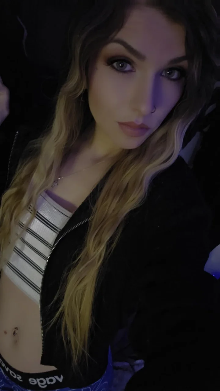Open clothes picture of alabooxo