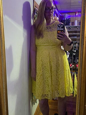 Pretty in yellow