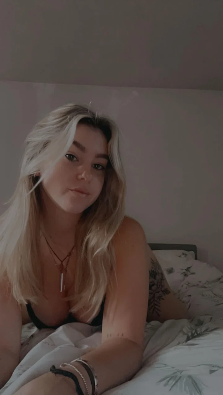 Come cover my face in cum🤭