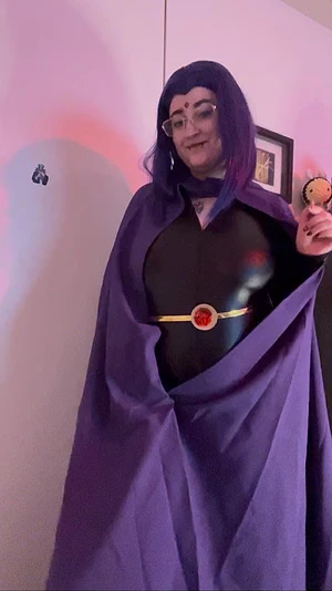 New cosplay loading! Don't miss out on how sexy I look in it