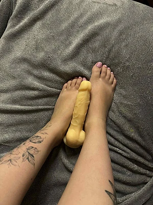 Foot job practice 🤭