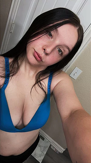 Sweet face and thicc body, do you need anything else?