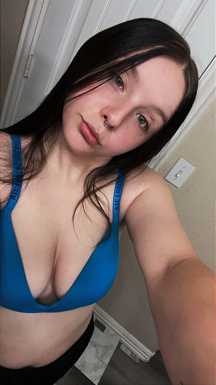 Sweet face and thicc body, do you need anything else?