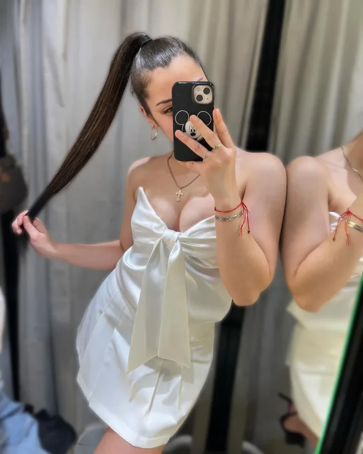 Spaghetti strap picture of SEXTTINGHOT (@sexttinghoot)