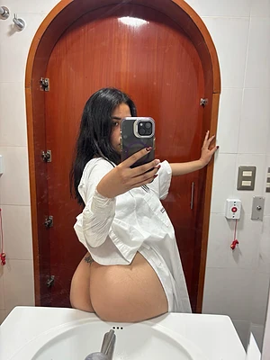 Any doctor who can cure me with his dick? 🍼