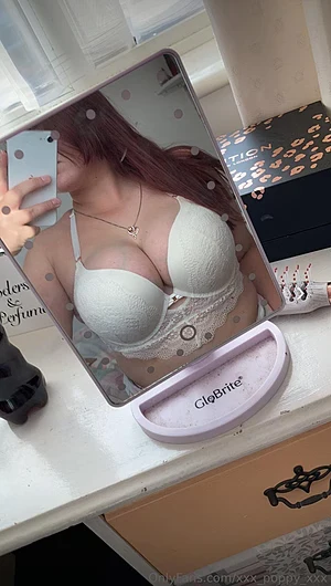 Come keep me company look down below 😘