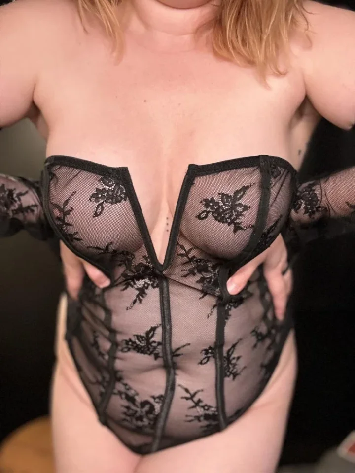 Head out of frame picture of Lady Abigaëlle