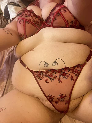 if you like fat hairy pussy... look no further 😜💦