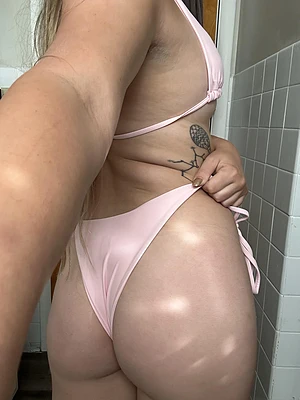 Come play with me 😘😅