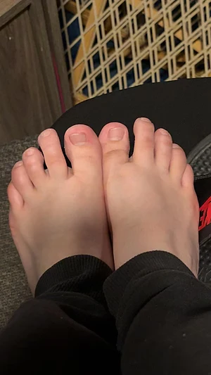 Should i post more of my piggies?!