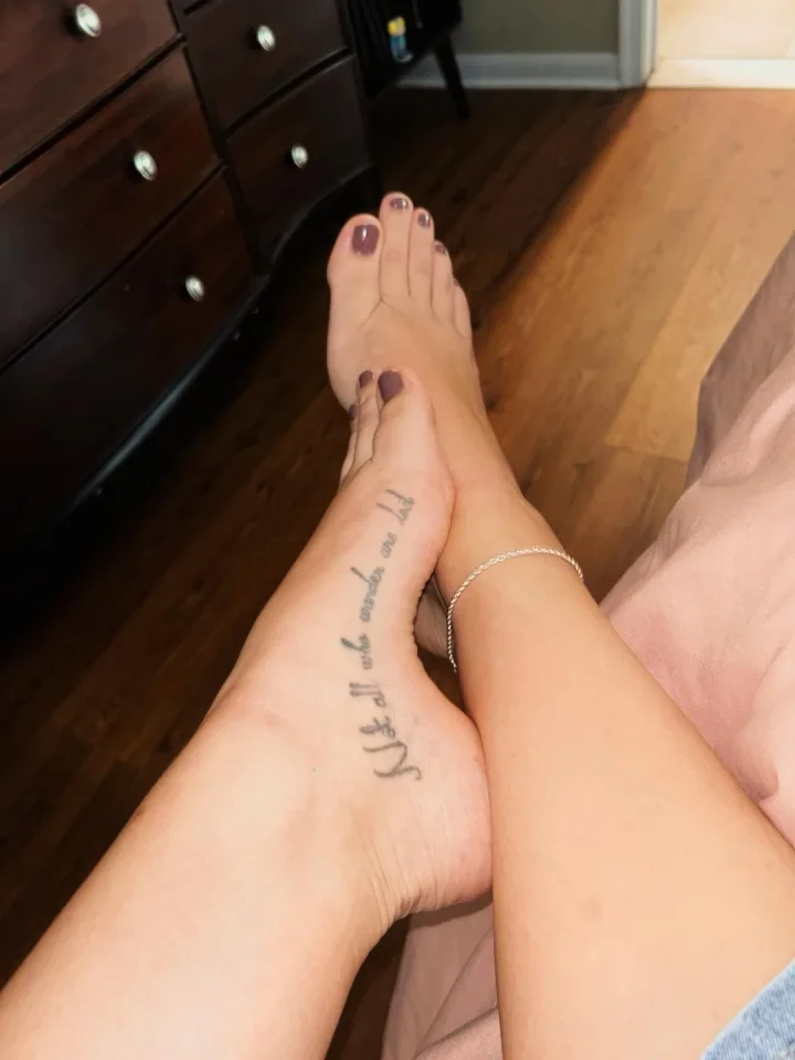 Do you like high arches and long toes? Just imagine what they can do😘