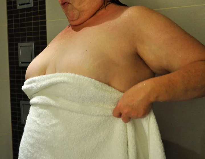 Just a tease for you, fresh out of the shower!