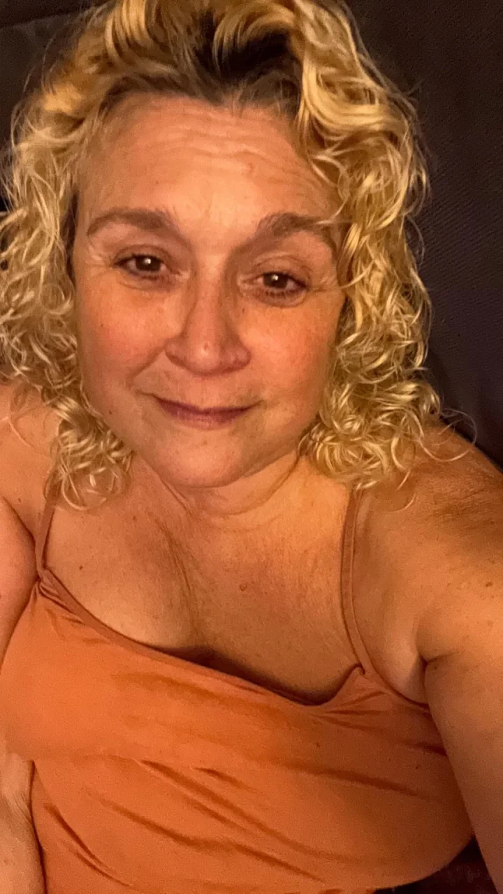 Thick eyebrows picture of Mean Girl V