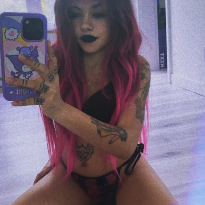Let’s play, but I always win🖤