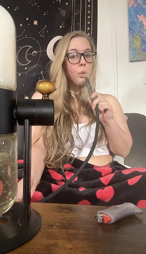 Got a new gravity bong 😈😶‍🌫️