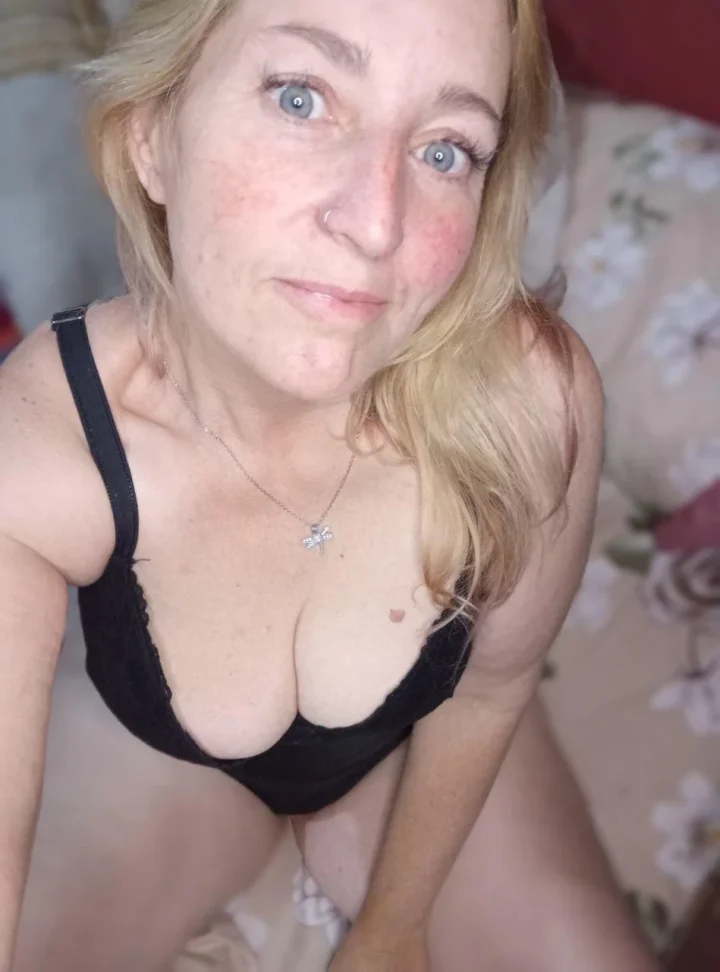 Downblouse picture of YOUR HOMEWRECKER
