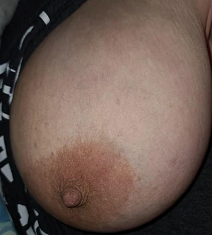 Come suck on my tits😈