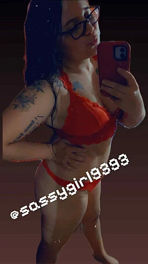Is red your favorite color? 🤭🍒