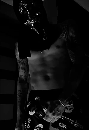 Waiting for you on Onlyfans, wanting you to be where I am.. Wanna play a game? sean414