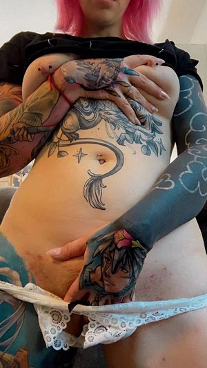 I’m about to straddle you and sit on your cock, I wanna see how long you can last 😈