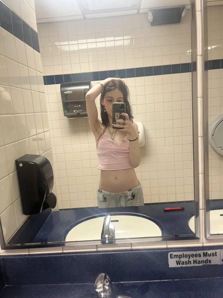 Hand on own head picture of kaityloves