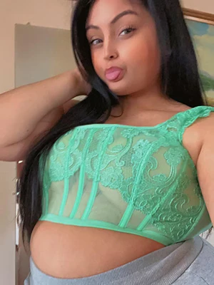 Seductive Latina xox