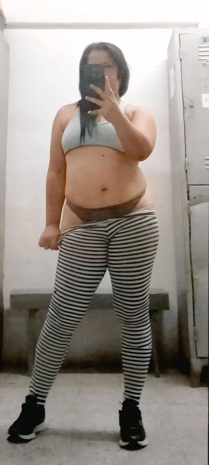 Pants pull picture of Chiquis small