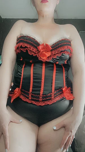 I love a good corset