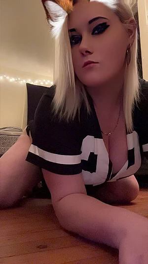 Foxy enough for OF? 🦊 💋🥵