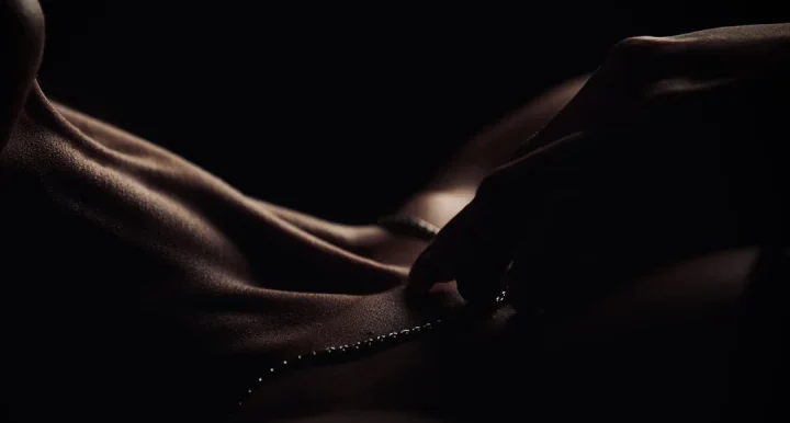 I decide how close you get but you’ll be begging for me either way when I’m done doing the things I want to you🖤