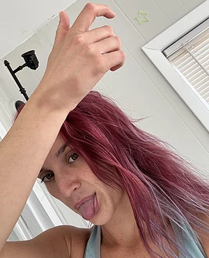 Sub paid me to punch him, added too much pinky… I should remember, it goes in his butt next time ;)
