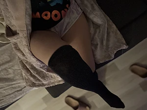 Cozy time with nice thighs