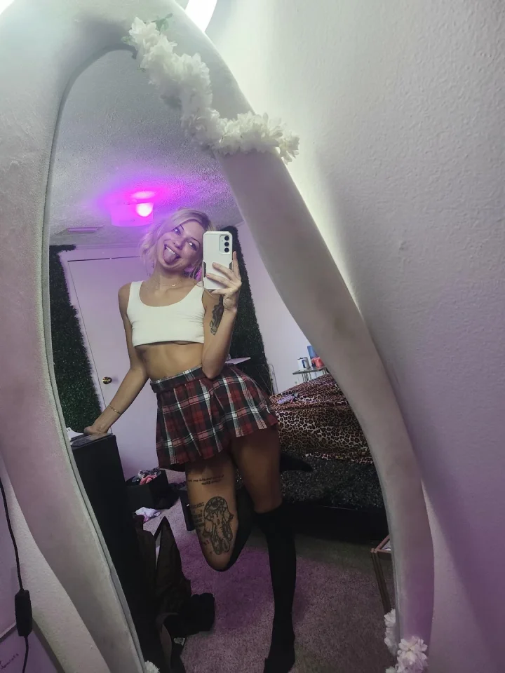 Kneehighs picture of SuzySweetSteps