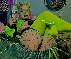 Sexy slutty clown wants to show you how she can bend 