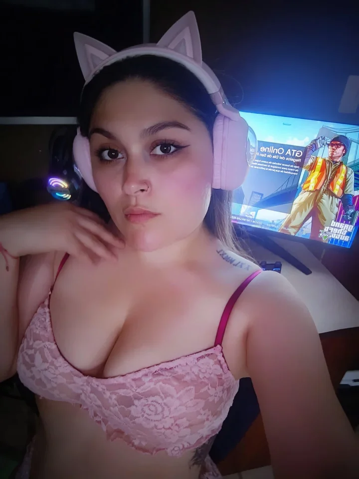Hi, I'm ready to have some fun 😏💋 Should I wait for you?