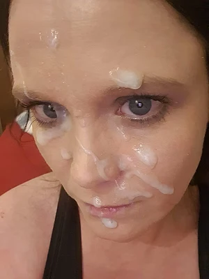 Der Moment wenn warmer dickflüssiger Samen meen Gesicht trifft ist pure Ekstase