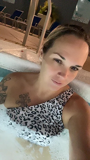 The bubbles aren’t the only thing heating up this hot tub tonight..