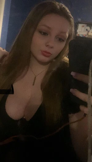 wouldn’t u like to drench this pretty face in 🥜