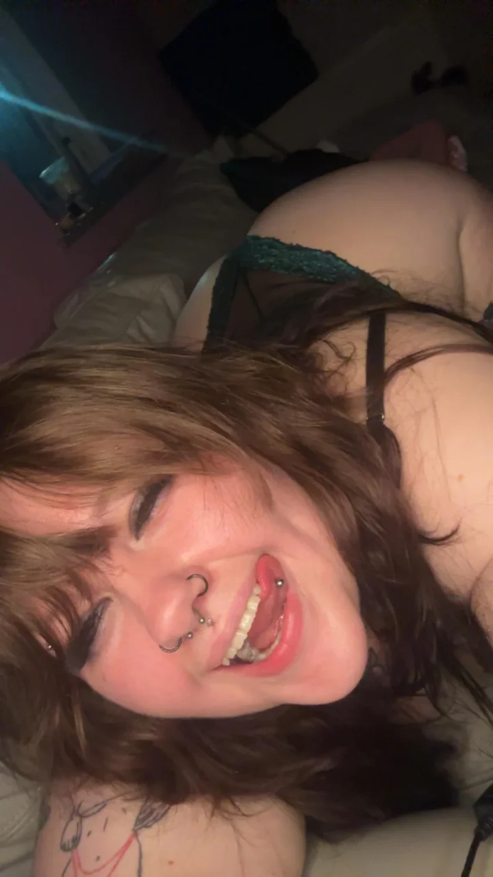 Tell me something that will make me blush — I dare you 🤭😮‍💨🖤